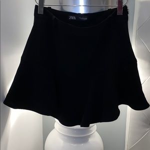 Zara Black skirt !